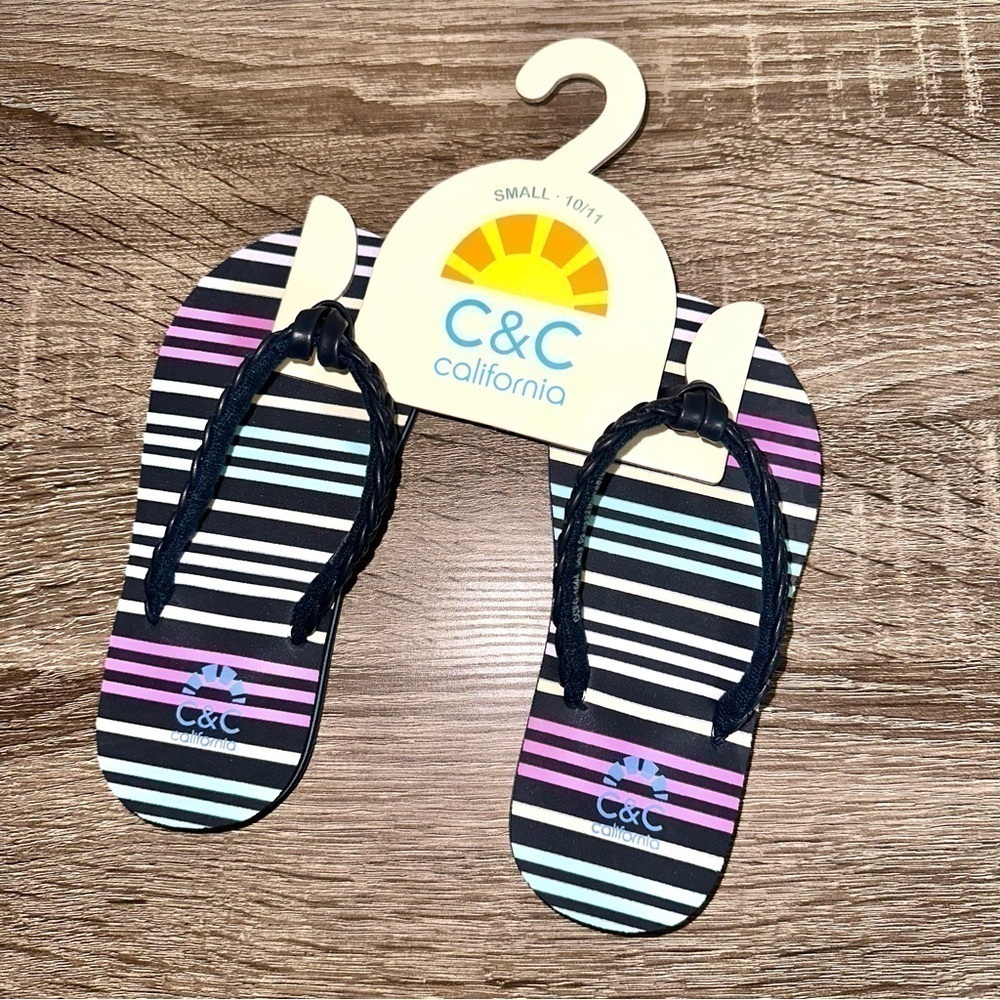 C & C California NWT Youth Girls Sz 10/11 Casual Flip Plops Braided Accent Strip